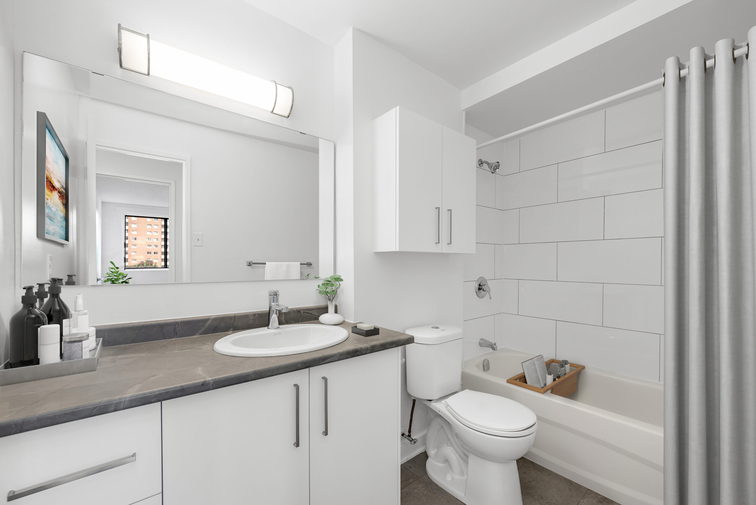 L’Appartement AMERICANA N/S Fooded P/O Bathroom1-1-scaled.jpg