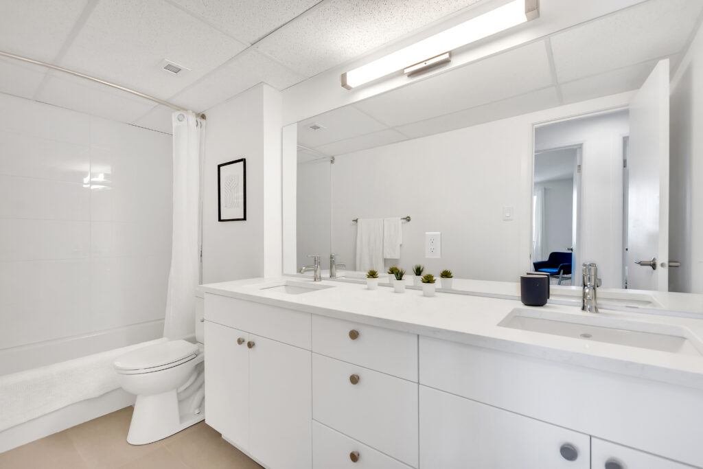 Bathroom 2A - 1