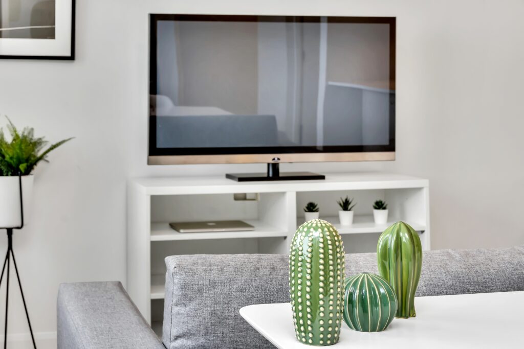 Living Room - TV - 2B
