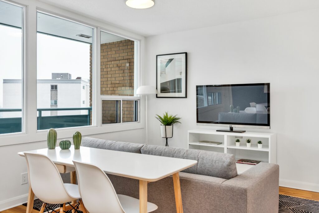 Living Room - TV - View - 2B